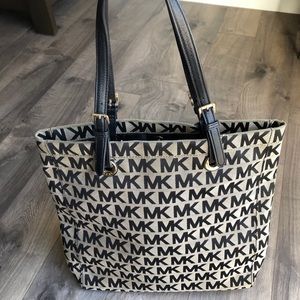 Michael Kors Shoulder Bag